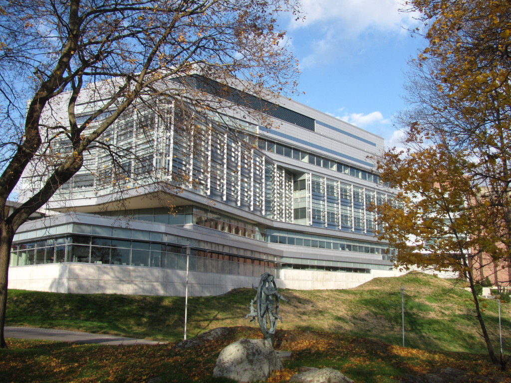 Carl_J_Shapiro_Science_Center,_Brandeis_University,_Waltham_MA